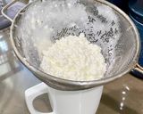 A picture of step 2 of Cottage Cheese and Onion Patties.