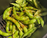 Foto del paso 2 de la receta: Edamame picante con soja en airfryer