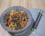Foto langkah ke 8 dari resep Japchae 잡채 (Korean Stir Fried Glass Noodles with Beef and Vegetables).