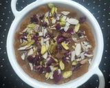 A picture of step 2 of Besan halwa.