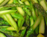 A picture of step 3 of Asparagus in Butter and Soy Sauce.