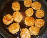 A picture of step 4 of Fluffy Crispy Lotus Root Chicken Tsukune Patties.