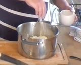 A picture of step 3 of Pissaladier.