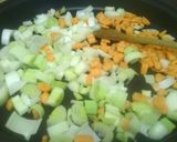 A picture of step 4 of Nasi goreng or savoury rice.