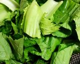 Hình bước làm 1 của món Canh Cải Bẹ Xanh Nấu Nấm Và Thịt