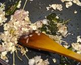 Foto langkah ke 5 dari resep Ayam Tim Goreng Bawang.
