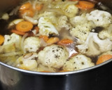 Foto langkah ke 3 dari resep Sop Bening Kembang Kol.