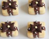 A picture of step 15 of Present Box Cookies.