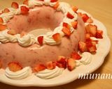 A picture of step 8 of Yogurt Jelly with Lots of Strawberries.