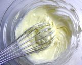 A picture of step 9 of Blueberry No-Bake Cheese Pies.