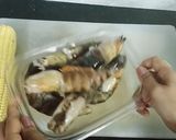 Foto langkah ke 1 dari resep Resep Udang Saus Telur Ala Shebb's Kitchen.