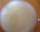 Hình bước làm 1 của món Sugared Beignets