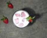 Foto langkah ke 3 dari resep *Korean fresh strawberry milk*.