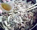 A picture of step 3 of Delicious Stir-Fried and Simmered Beef and Bamboo Shoot (Shigure-ni).