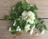 A picture of step 1 of Braised peas and lettuce - vegan.