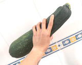 Foto del paso 1 de la receta: Calabacín relleno de carne