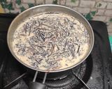 Foto langkah ke 3 dari resep Roasted Milk Tea With Grass Jelly.