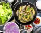Hình bước làm 4 của món Cá Heo Sông Mekong Kho Lạt Kèm Rau Sống