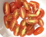 Hình bước làm 1 của món Cà chua bi ngâm Xí muội