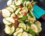Foto langkah ke 5 dari resep Tumis Timun.