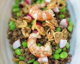 Foto del paso 6 de la receta: Ensalada templada de lentejas con edamame y gambones