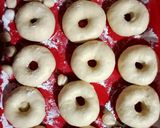 Foto langkah ke 4 dari resep Donat Polos.
