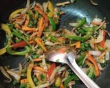 A picture of step 5 of Veg hakka Noodles.