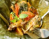 Foto langkah ke 8 dari resep Pepes Ayam Kemangi Devina Hermawan.