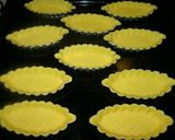 A picture of step 2 of Crunchy Mini Nut Tarts.
