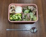 Hình bước làm 5 của món Day 12 : Canh đu đủ nấu sụn non, đùi gà bọc nấm, bí ngòi xào_eat1000