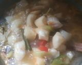 Foto langkah ke 6 dari resep Singkong Kuah Asam Pedas.