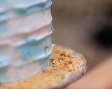 Foto langkah ke 10 dari resep Tutorial Menghias Kue Tema “Pantai” dengan Buttercream (Simple Decor).