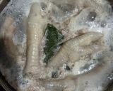 Foto langkah ke 1 dari resep Sup Ceker Jamur.