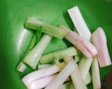 Hình bước làm 1 của món Trứng cuộn giò sống