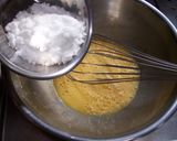 A picture of step 2 of Sponge Cake with Egg, Sugar and Flour.