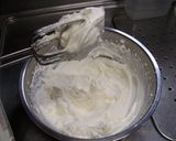 A picture of step 16 of Milky Cream Swiss Rolls.