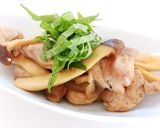 A picture of step 6 of Chicken Thigh and King Oyster Mushroom Butter Ponzu Stir-fry.