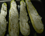 Foto del paso 2 de la receta: 🥒 Calabacín relleno de Ricotta 🧀