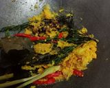 Foto langkah ke 6 dari resep Buntil Daun Singkong Isi Teri.