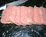 Foto del paso 2 de la receta: Milanesas de Viandada - Corned Beef  con ensalada y boconccinos
