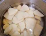 Hình bước làm 1 của món Chè nấm mỡ