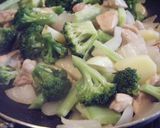 A picture of step 4 of ＊Broccoli and Chicken Cheese Bake＊.