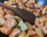 Foto del paso 3 de la receta: Ñoquis en salsa con pollo al ajillo