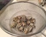 A picture of step 1 of Chowder-Like Pasta with Spring Cabbage and Clams.