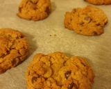 Foto langkah ke 6 dari resep Freshly baked chocolate chip cookies.