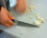 A picture of step 1 of Shrimp Tomato Cream Spaghetti.