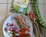 Foto langkah ke 1 dari resep Sambal Baby Cumi Kecombrang.