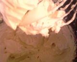 A picture of step 3 of Creamy strawberry swirl cheesecake.