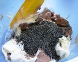 A picture of step 2 of Sesame and Chocolate Ice Cream.