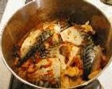 A picture of step 5 of Mother's Stewed Mackerel and Daikon Radish with Gochujiang Chilli Paste.